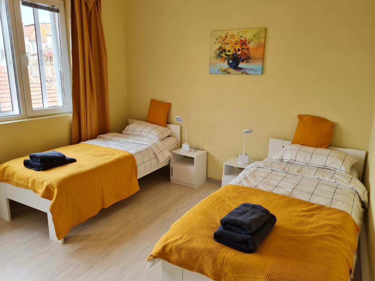 Spacious Apartment "Sunny Sofia" In The Heart Of Varna City ภายนอก รูปภาพ