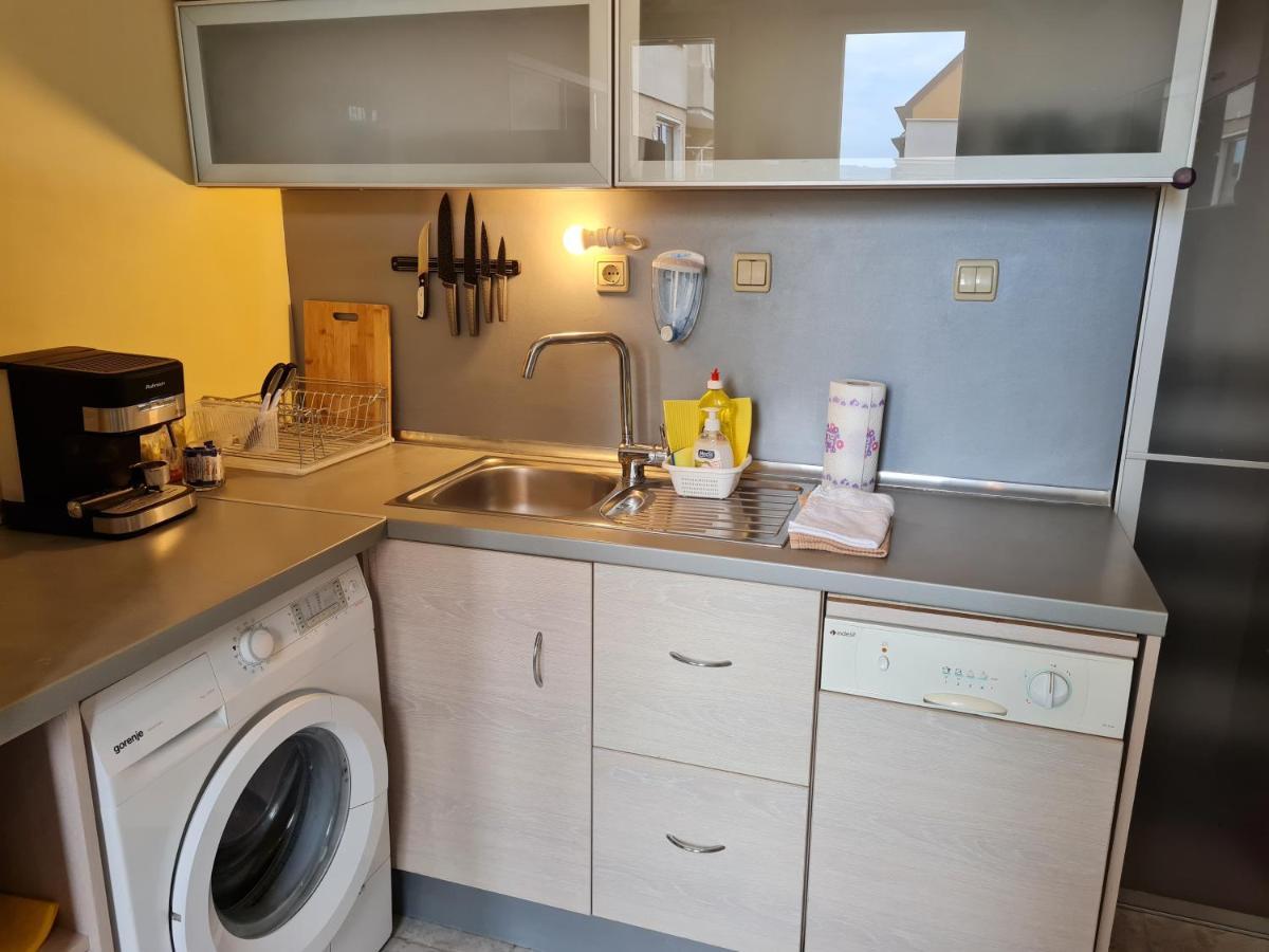 Spacious Apartment "Sunny Sofia" In The Heart Of Varna City ภายนอก รูปภาพ